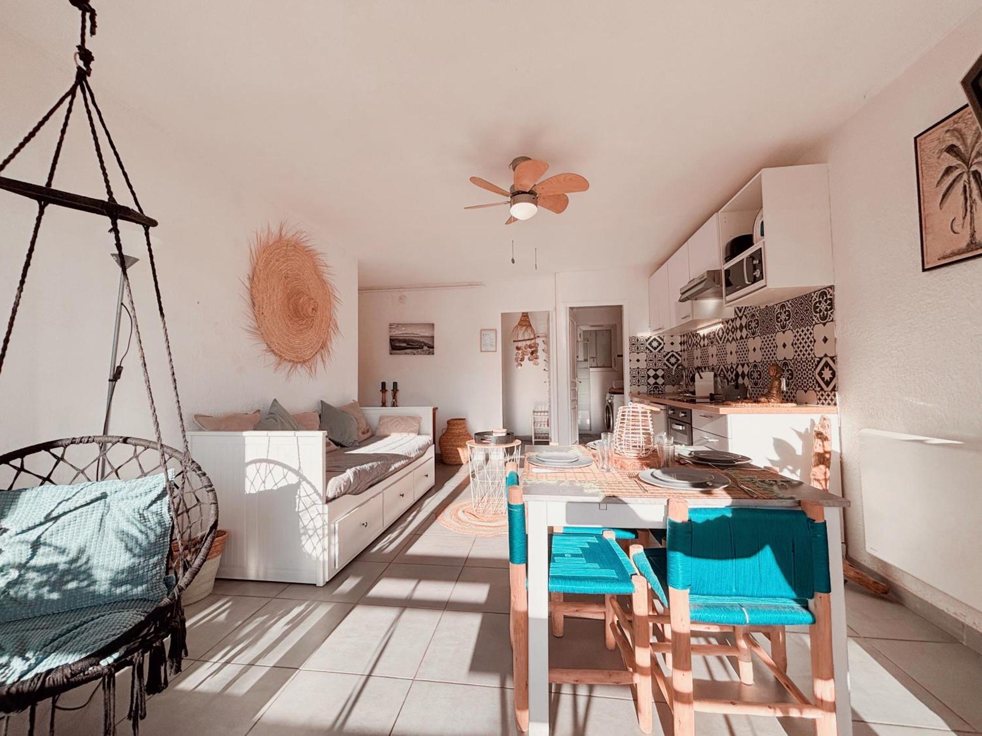 Magnifique T2 Au Calme Avec Une Superbe Vue Sur Le Port Canet-en-Roussillon Exterior foto